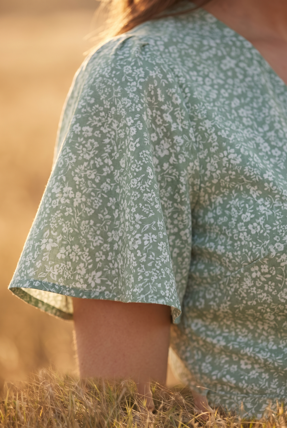 The Clover Midi, sleeve detail