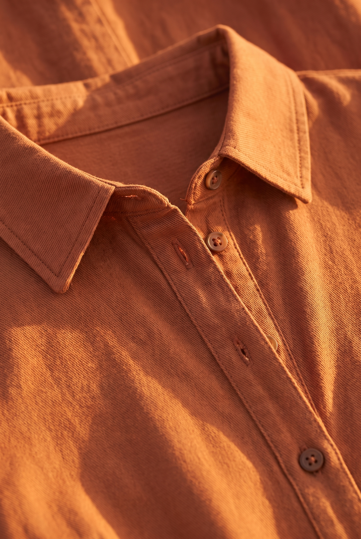 The Verbena Mini, neckline detail