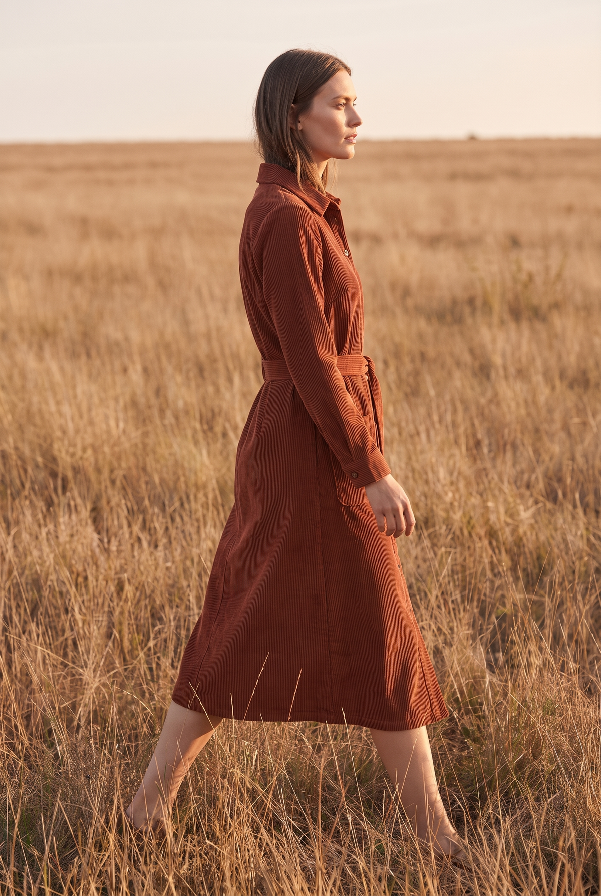 The Louisa Midi in Chestnut, walking