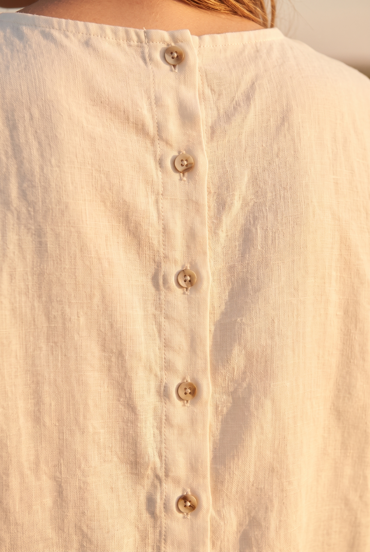 The Thistle Blouse, button back detail