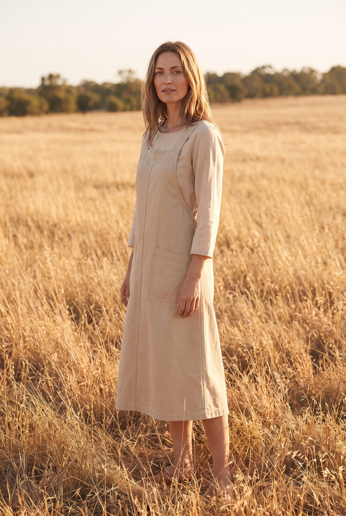 The Frances Midi in Sand, three quarter view