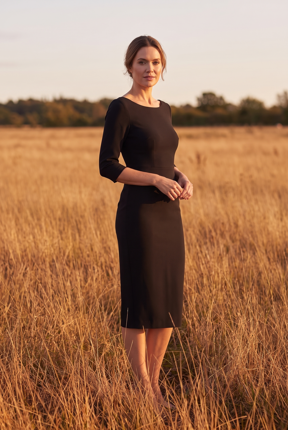 The Wilhelmina Midi in Noir, three quarter view
